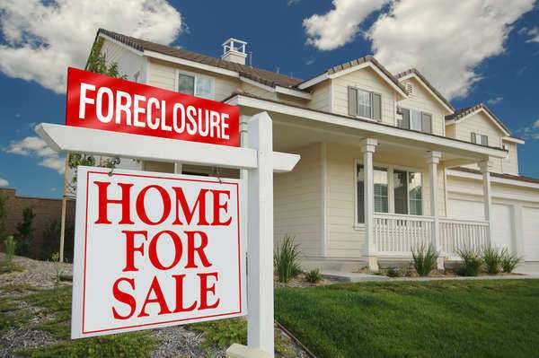 The Ultimate Guide To Defending A Home From Foreclosure: Consumer Debt Advice ...